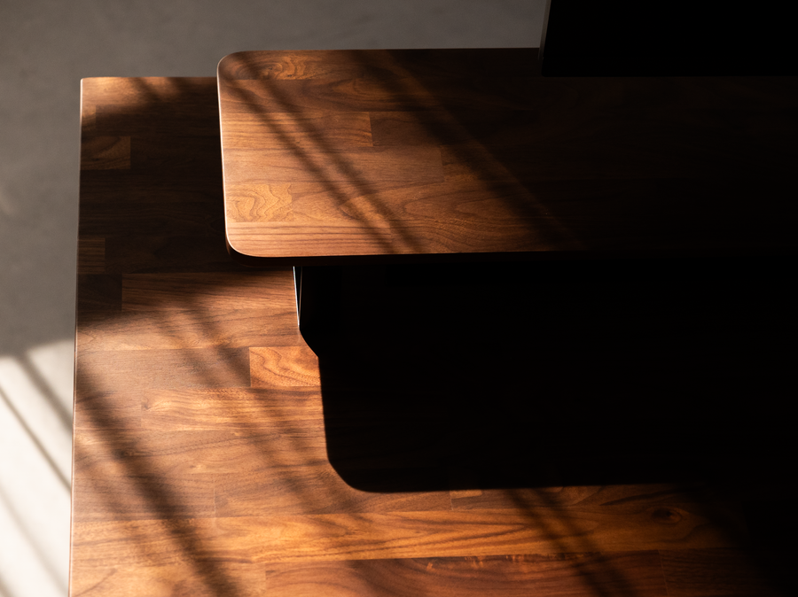 Behind the Scene:DOME|3年以上模索し続けた、ウォールナットのデスク