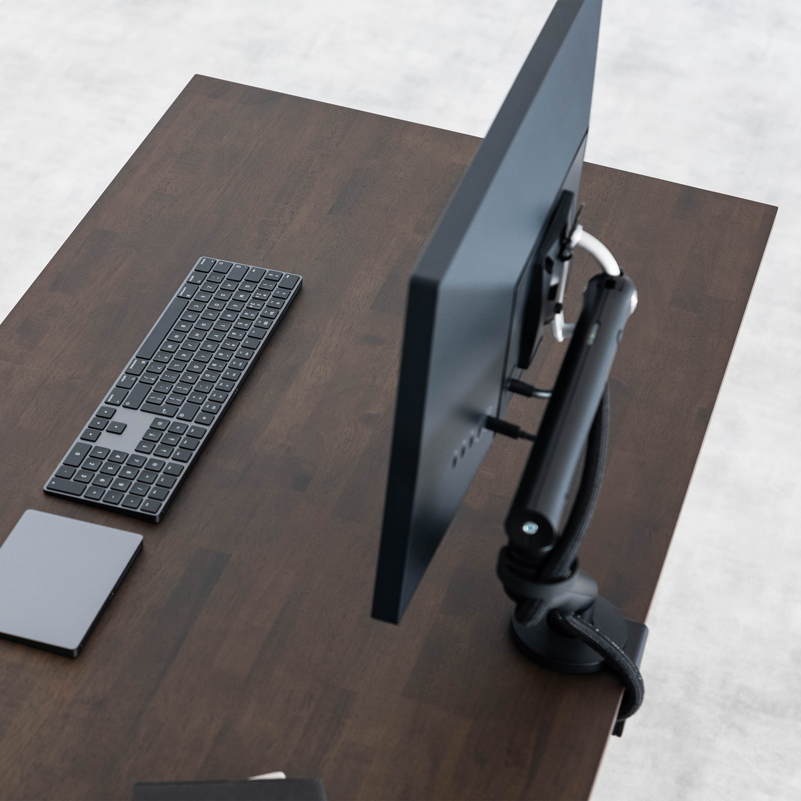 DESK - FOREST / Standing Plus