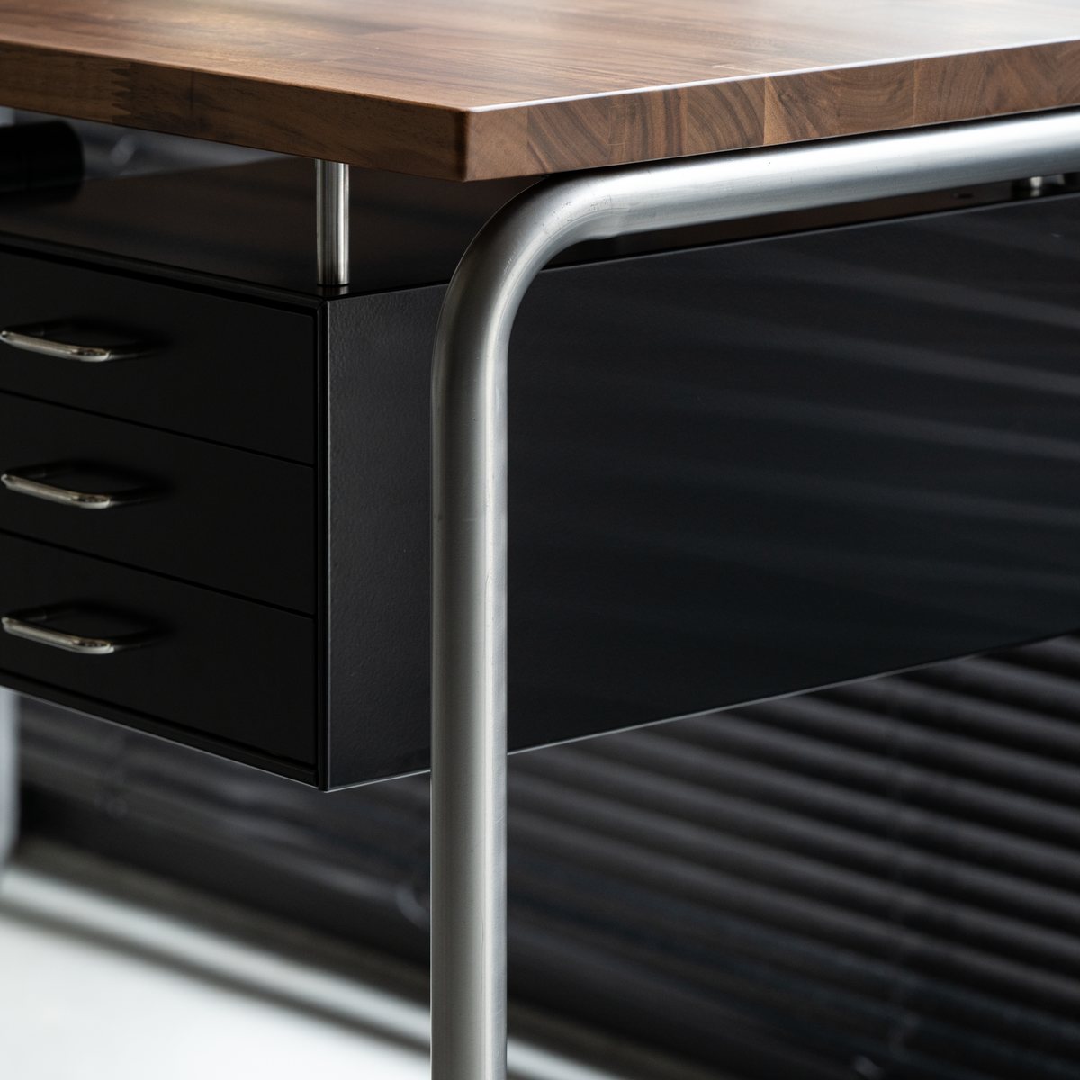 DESK - DOME / Steel Leg