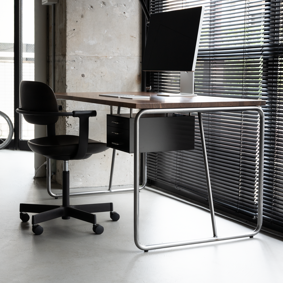 DESK - DOME / Steel Leg