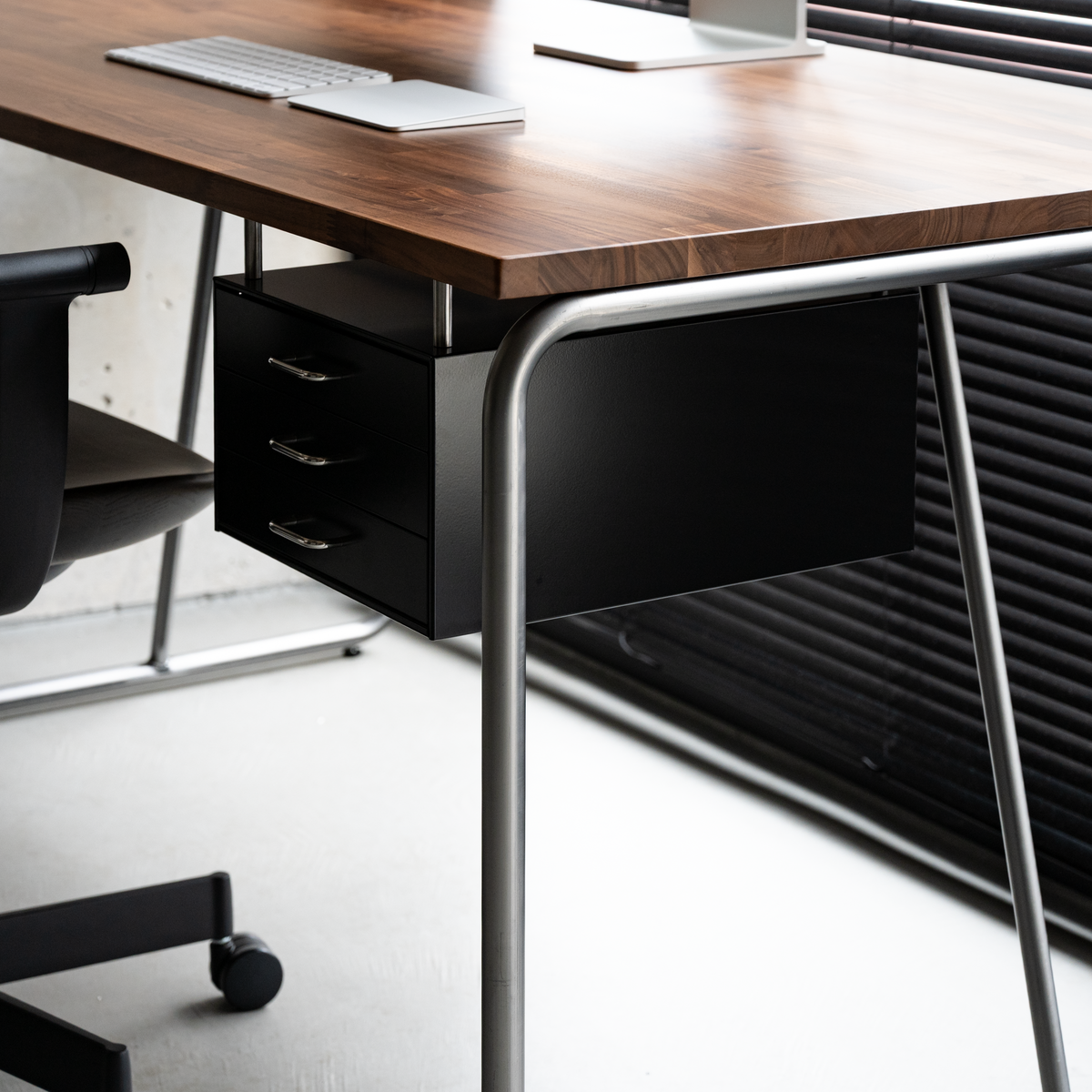 DESK - DOME / Steel Leg