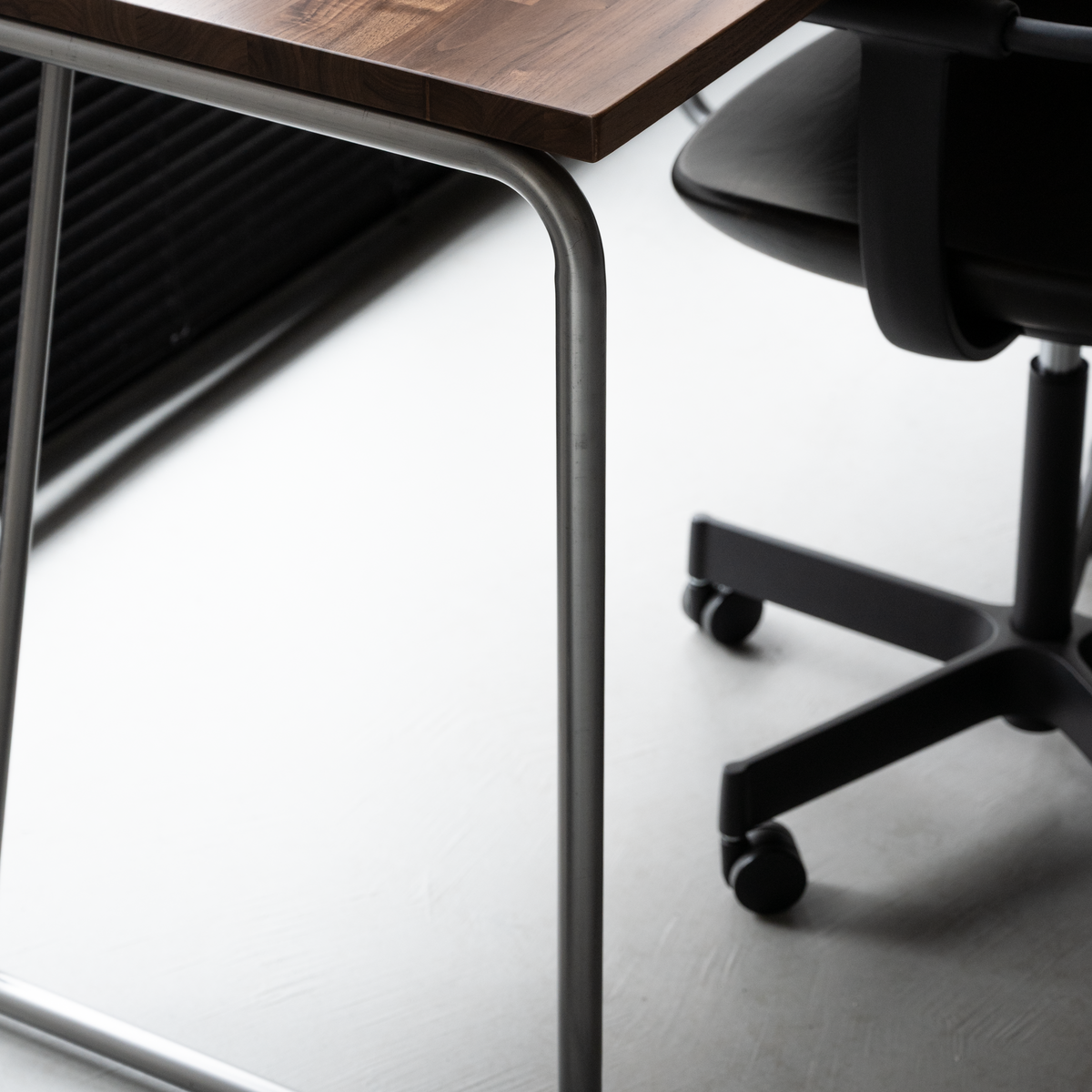 DESK - DOME / Steel Leg