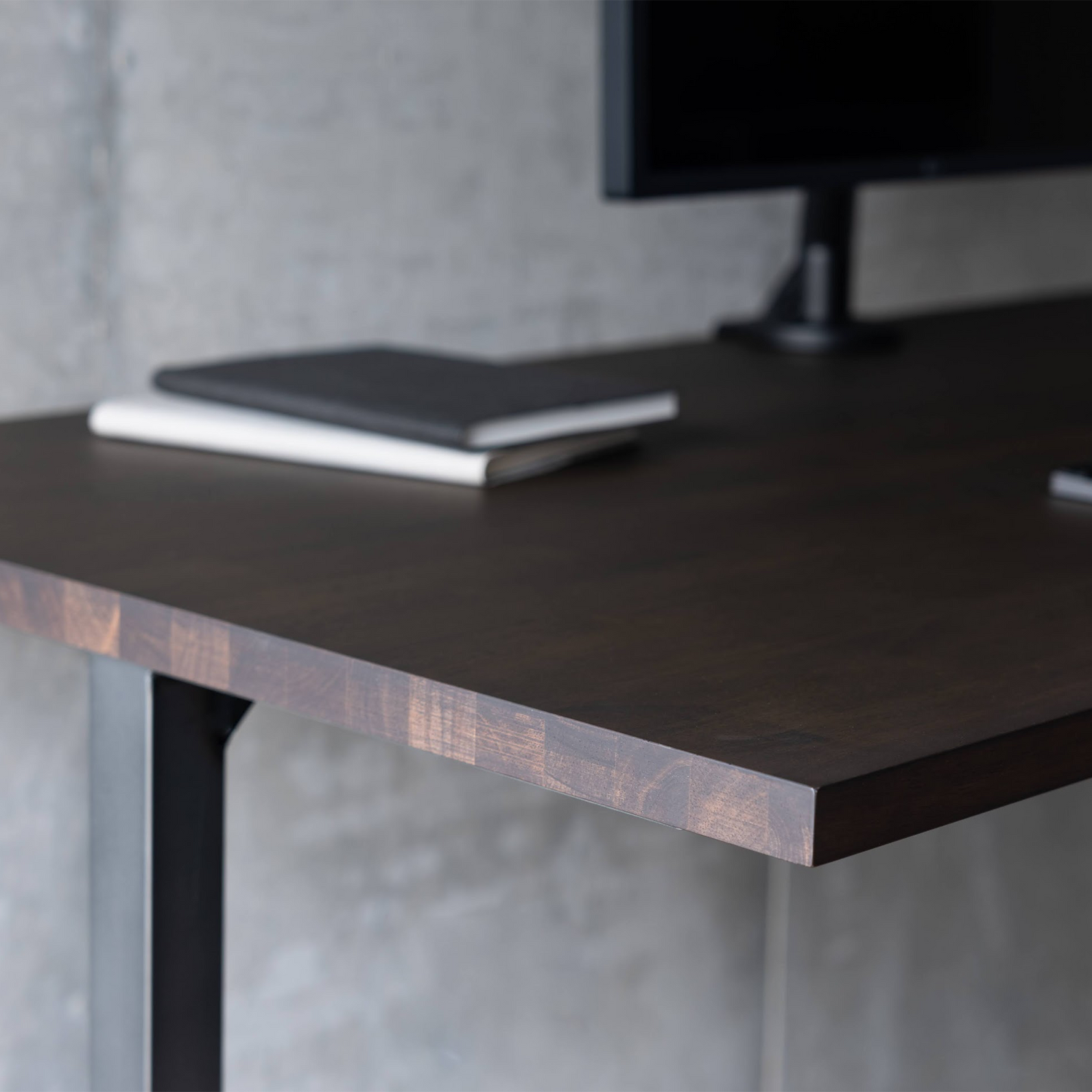 DESK - FOREST / Steel – PREDUCTS