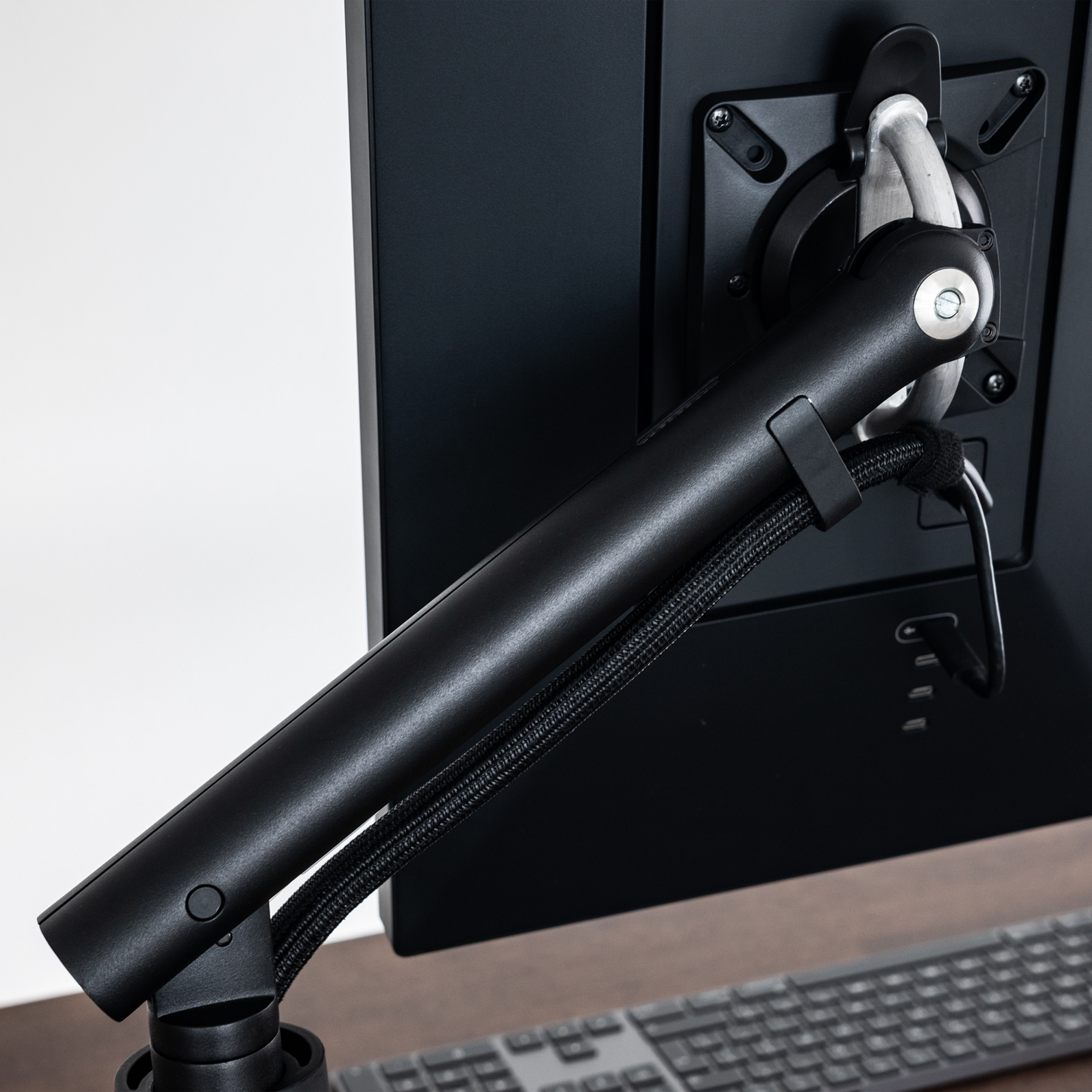 PREDUCTS Monitor Arm ブラック PREDUCTSよりハーマンミラーの PREDUCTS Monitor Arm ブラック PREDUCTSよりハーマンミラーの