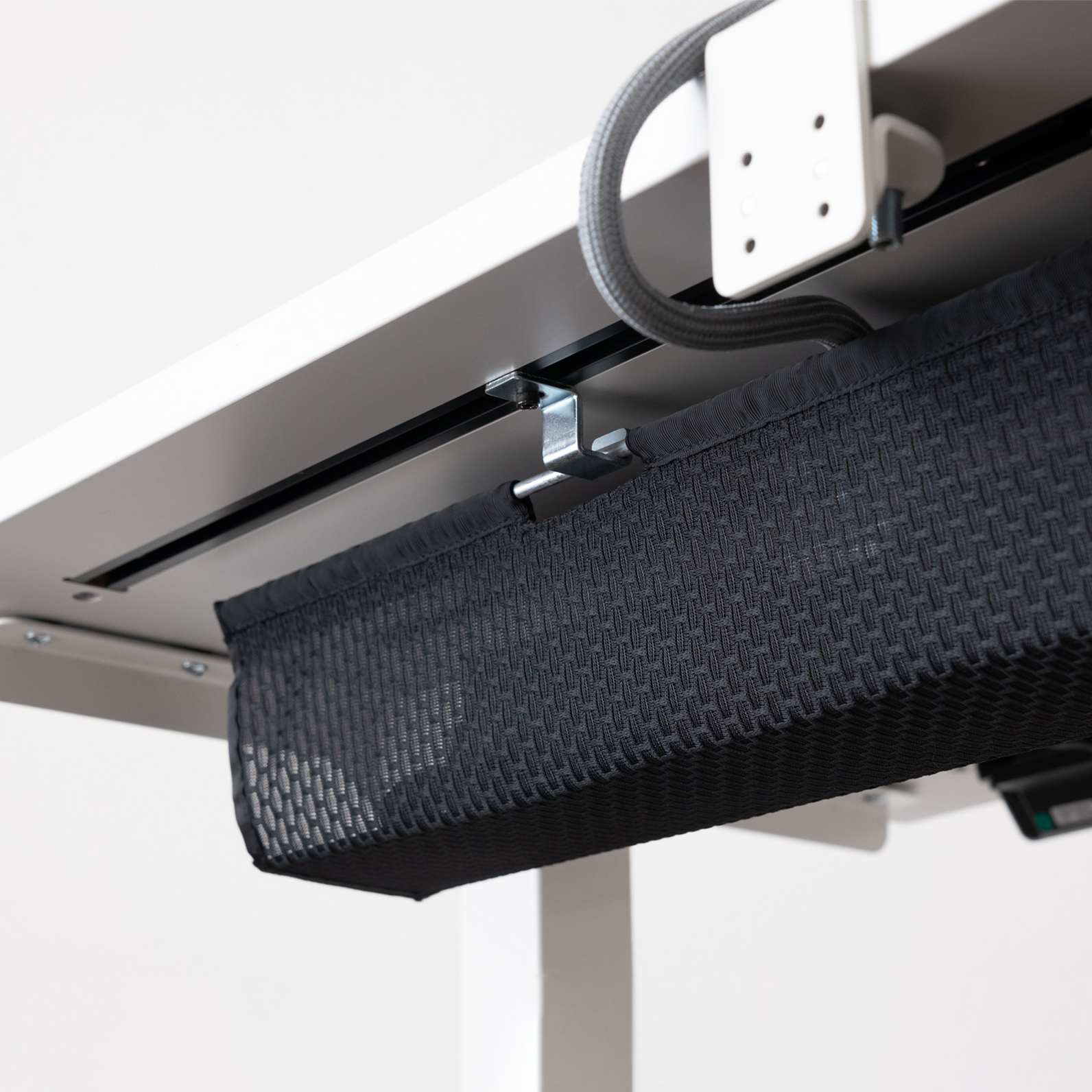 PREDUCTS Mesh Cable Holder メッシュケーブルホルダー MESH CABLE HOLDER | PREDUCTS